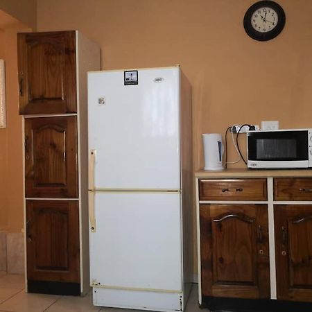 Skippers Backpackers Cc Walvis Bay Bagian luar foto