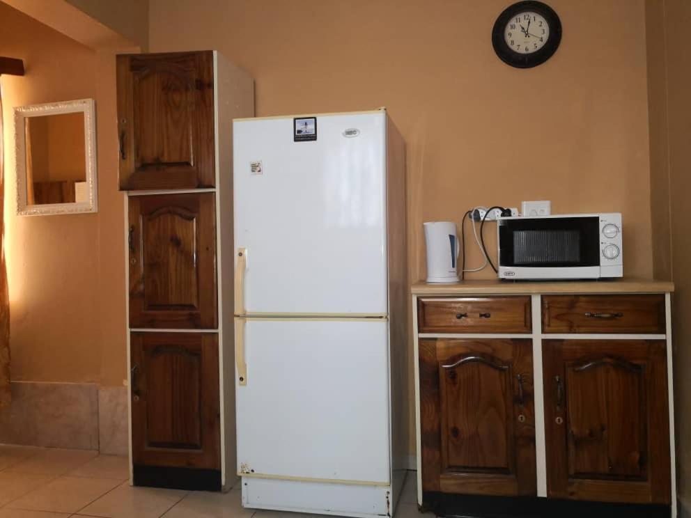 Skippers Backpackers Cc Walvis Bay Bagian luar foto